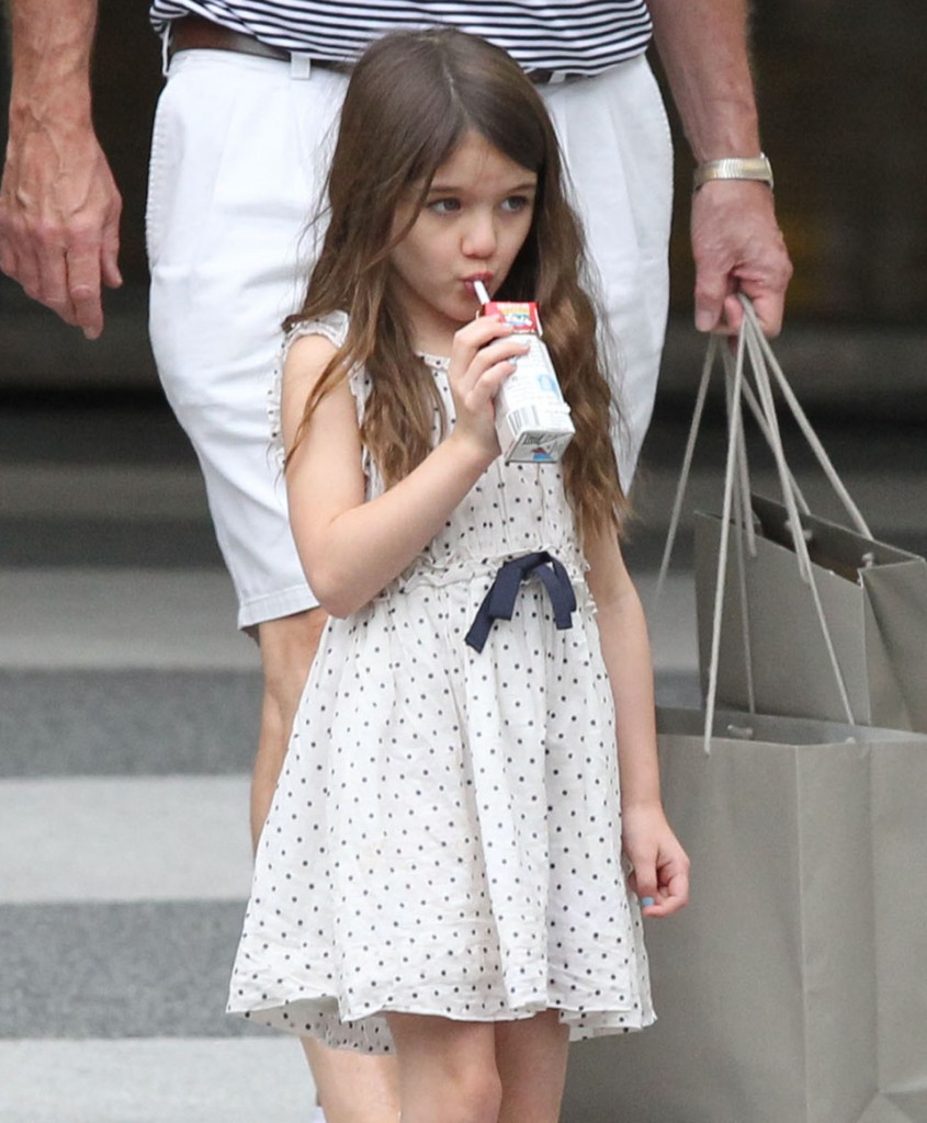 The-young-and-very-fashionable-Suri-Cruise-10