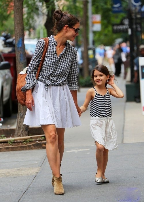 The-young-and-very-fashionable-Suri-Cruise-6