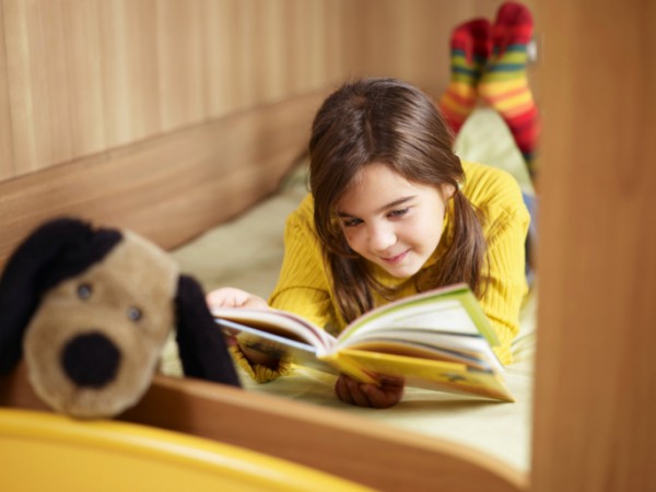 9-reasons-why-you-should-read-more-books-to-your-kids-1