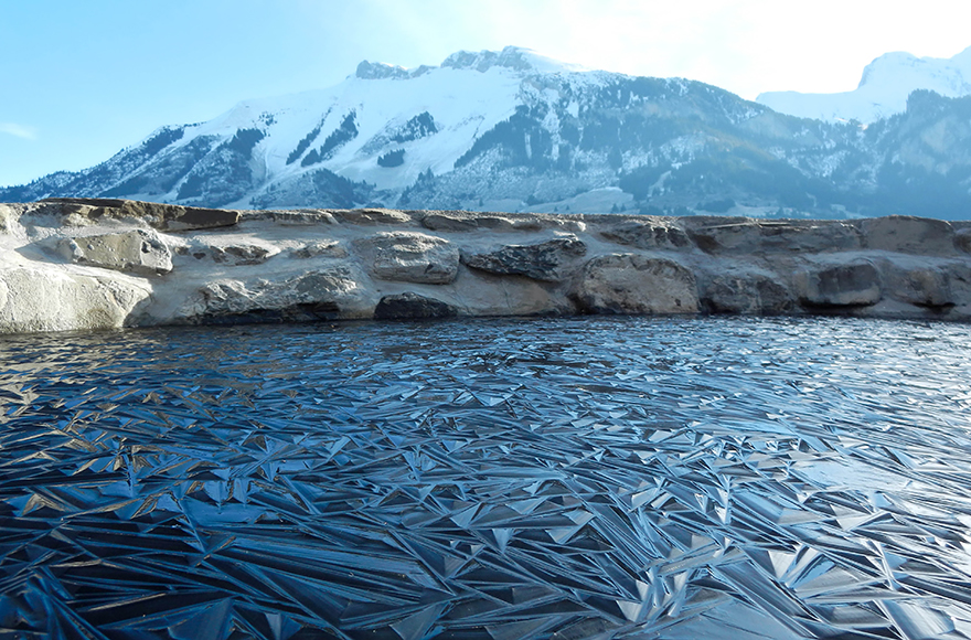 10-Breathtaking-Frozen-Lakes-And-Ponds-That-Look-Like-Art-4