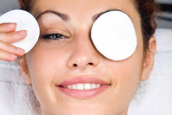 Amazing-Tricks-to-Cover-the-Dark-Circles-Under-Your-Eyes-1
