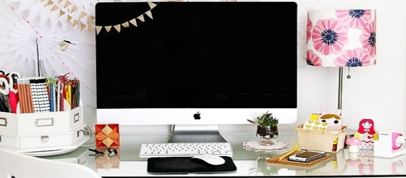 Cute And Creative Ways To Decorate Your Desk At Work Women Daily
