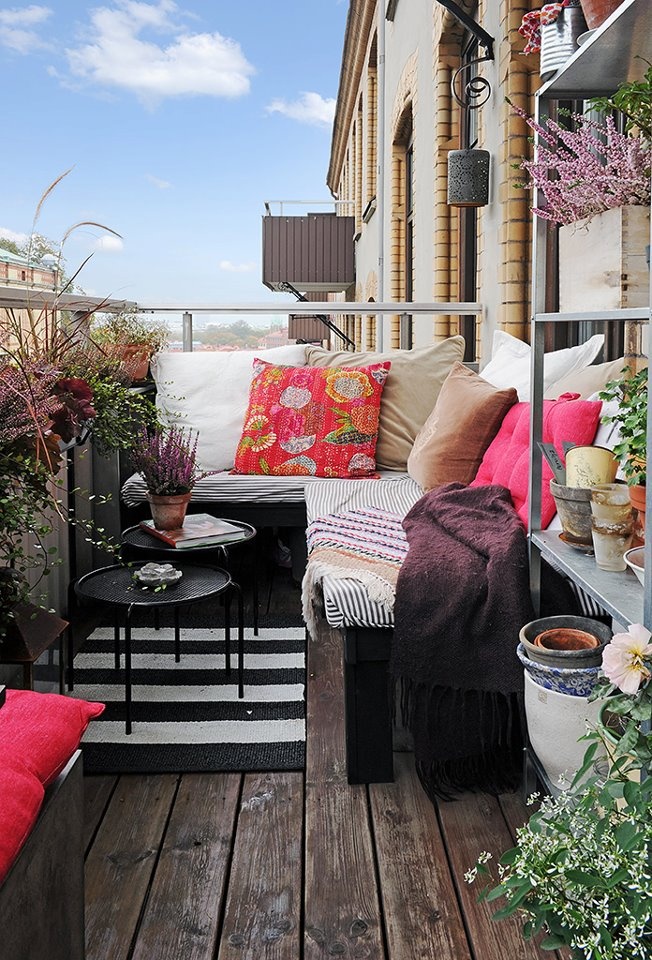 Amazing-Decorating-Ideas-for-Small-Balconies-5