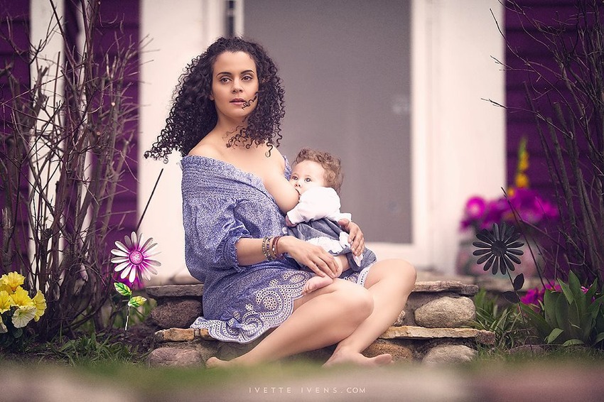 Breastfeeding-Goddesses-The-Beauty-of-Public-Breastfeeding-6