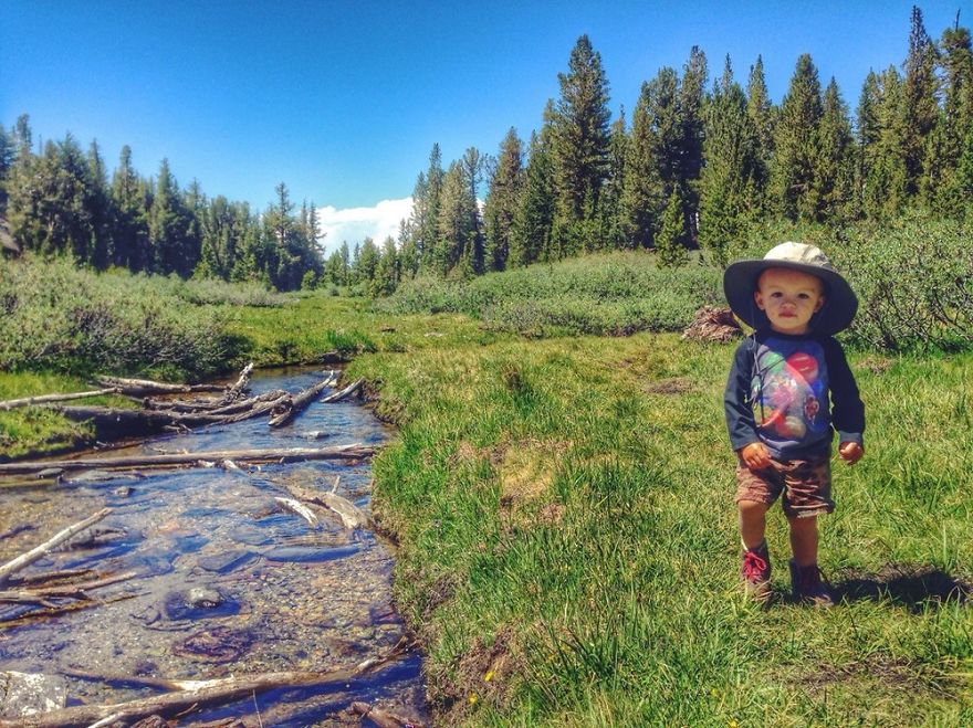 The-3-Year-Old-Boy-Who-Has-Hiked-More-Than-300 miles-2