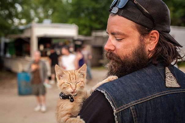 A-Biker-Saves-a-Kitty-And-Does-a-Cross-Country-Trip-With-Him-1