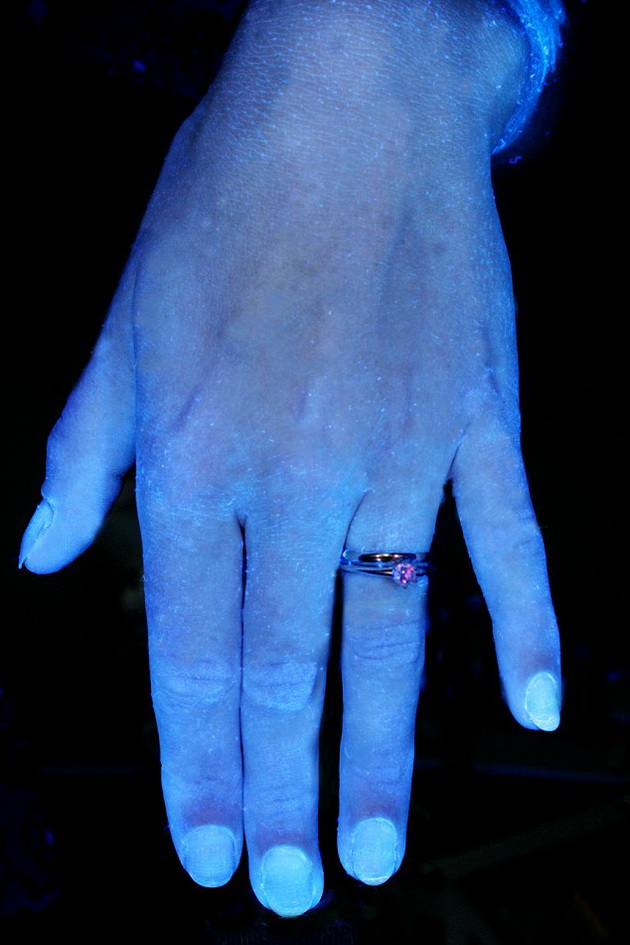 Are-Your-Hands-Really-Clean-After-Washing-Them-6