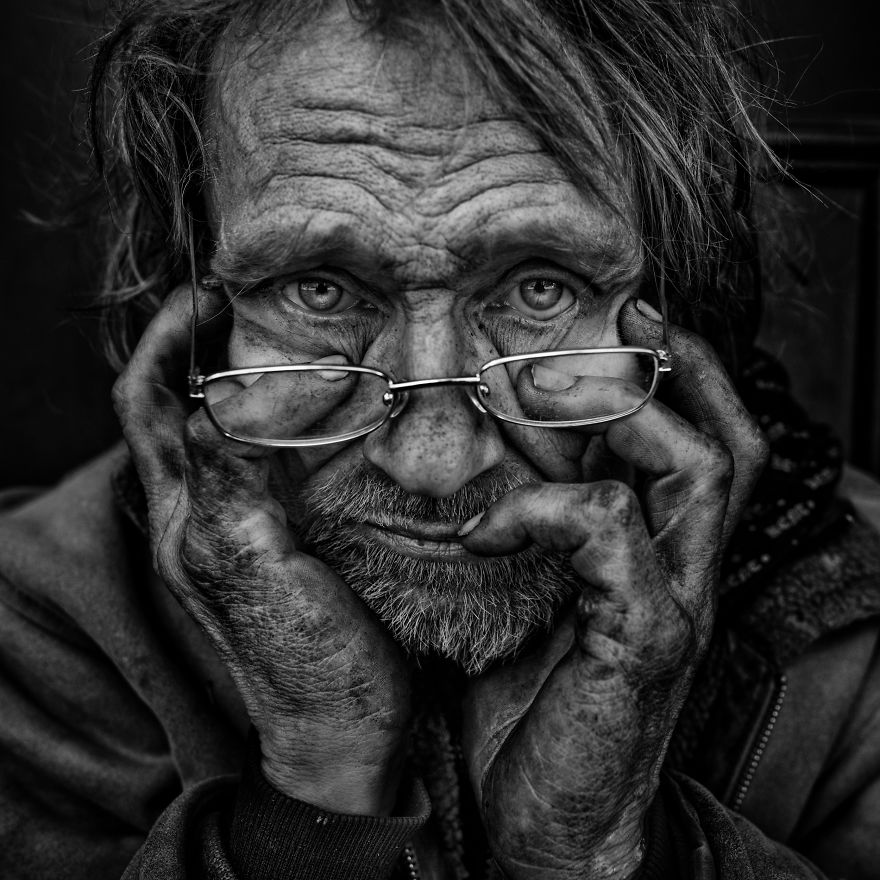 This-Photographer-Photographs-The-Homeless-by-Becoming-One-of-Them-12