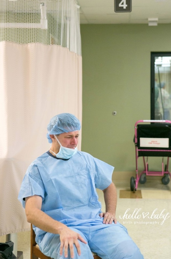 Photographer-Published-Her-Most-Powerful-Baby-Birth-Photos-3