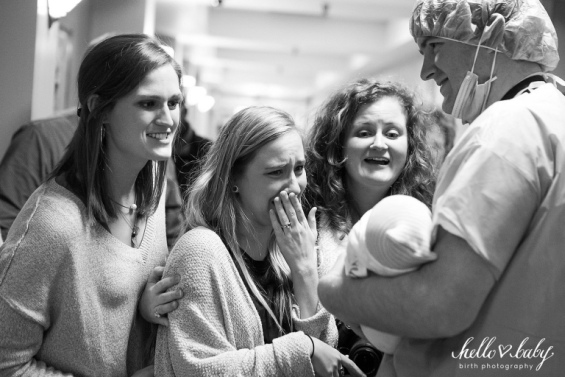 Photographer-Published-Her-Most-Powerful-Baby-Birth-Photos-9