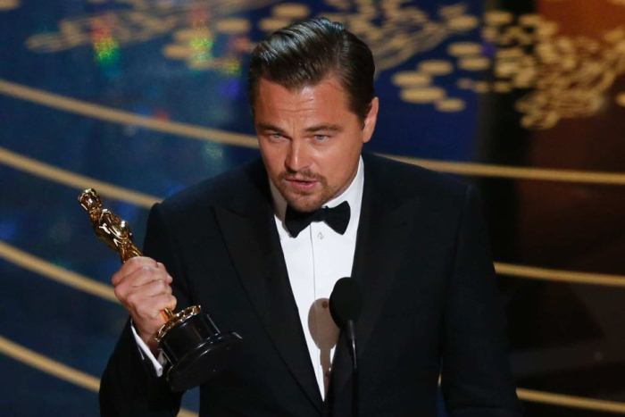 Leo-Finally-Got-an-Oscar-and-Left-Kate-Winslet-In-Tears-With-His-Acceptance-Speech-1