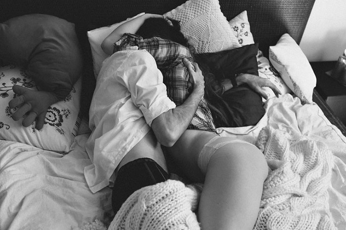 A-Photographer-Documents-Intimate-Moments-of-Love-Couples-10