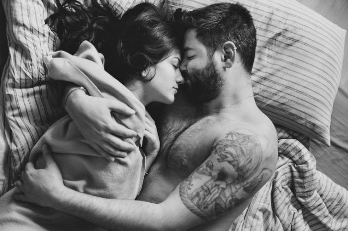 A-Photographer-Documents-Intimate-Moments-of-Love-Couples-15