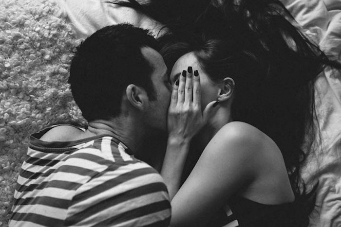 A-Photographer-Documents-Intimate-Moments-of-Love-Couples-8