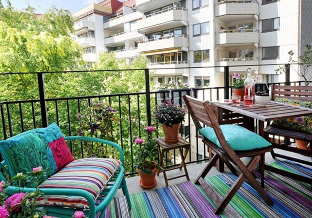 5-Easy-Ideas-to-Decorate-a-Small-Balcony-1