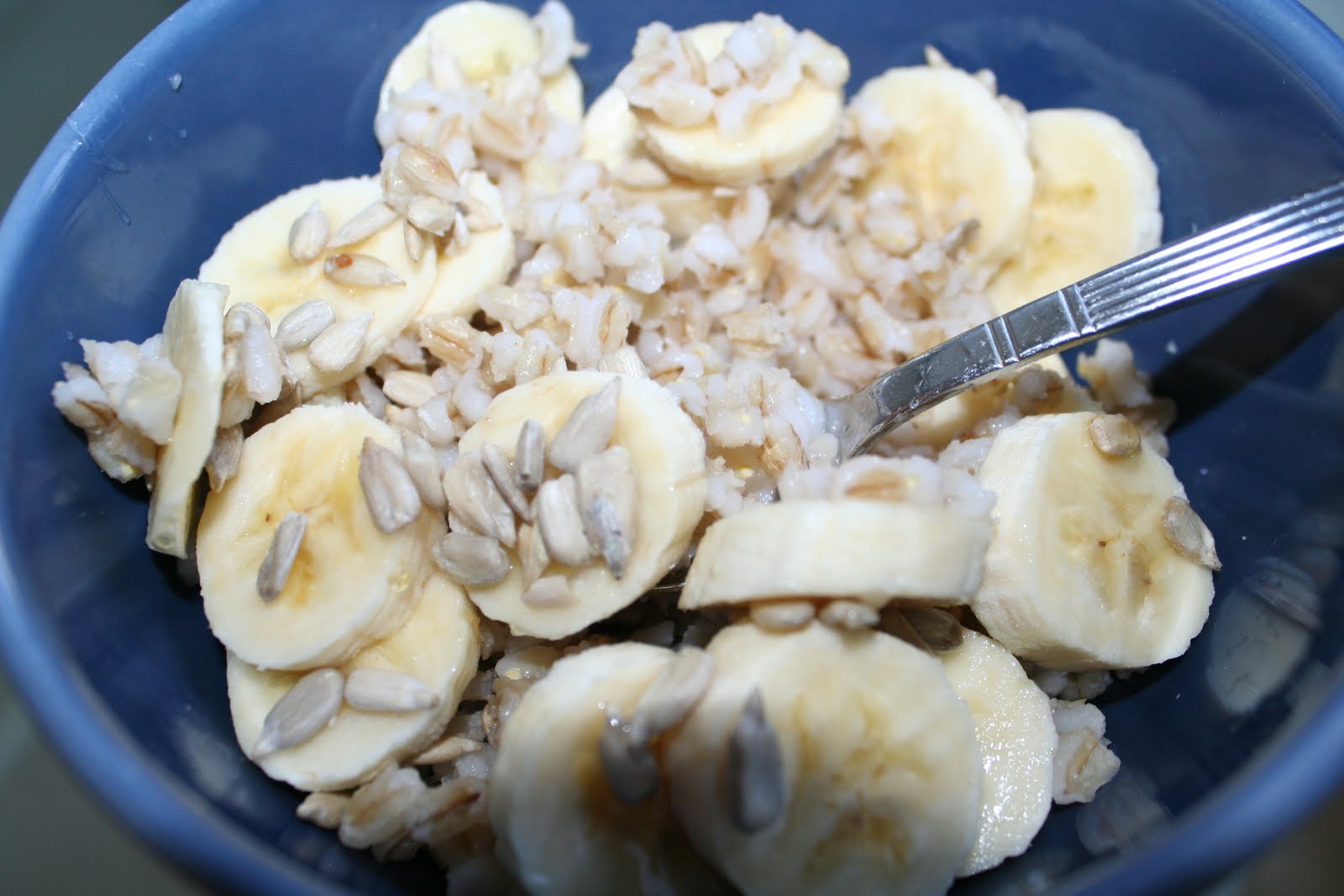 Metabolism-Boosting-Breakfast-Barley-with-Banana-Sunflower-Seeds-1