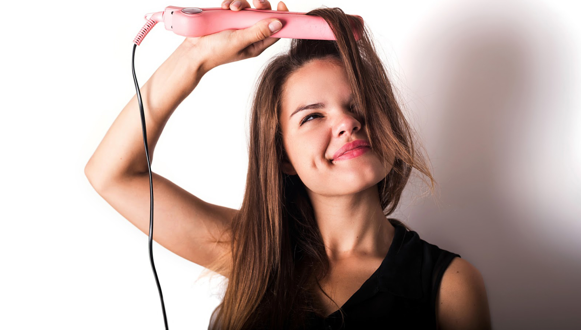 Top Tips for Straightening Your Hair Without Damaging It-1