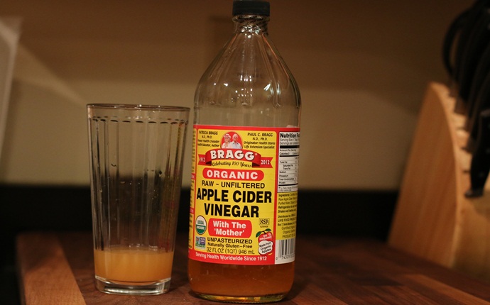 8-ways-can-use-apple-cider-vinegar-cure-sore-throat-1