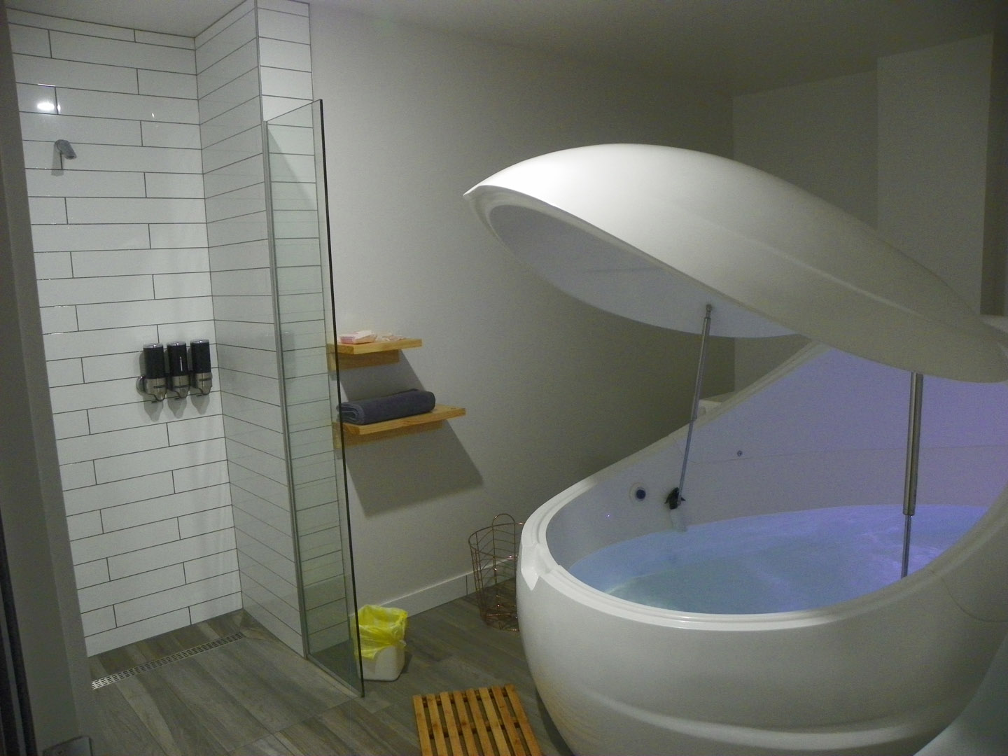How Much Is a Sensory Deprivation Tank Session? Prices Explained