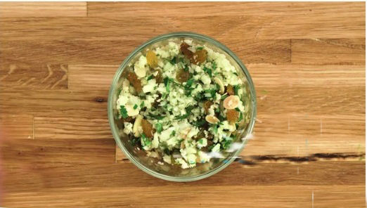 crazy-cauliflower-rice-recipes-that-have-under-250-calories-1