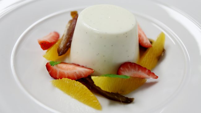low-calorie-coconut-and-vanilla-panna-cotta-recipe-1
