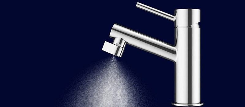 Understanding How Bathroom Faucets Affect Water Usage Women