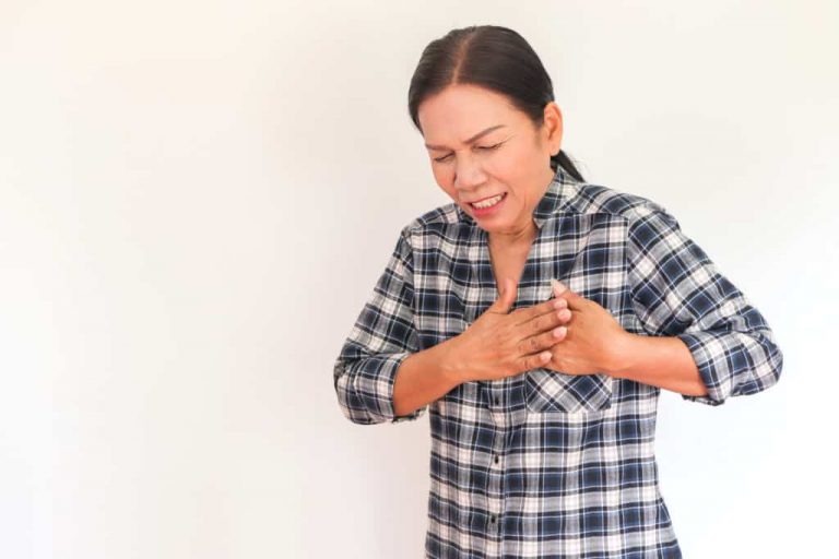 5 Early Warning Signs That You Might Have Lung Cancer Women Daily