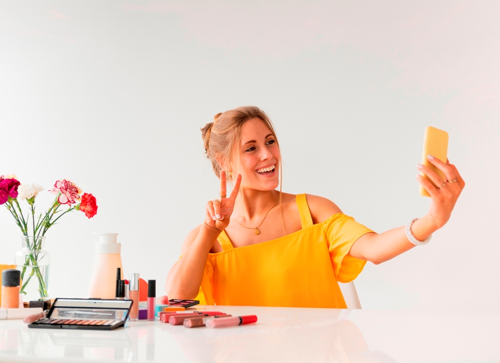 psychology of people who don’t post on social media